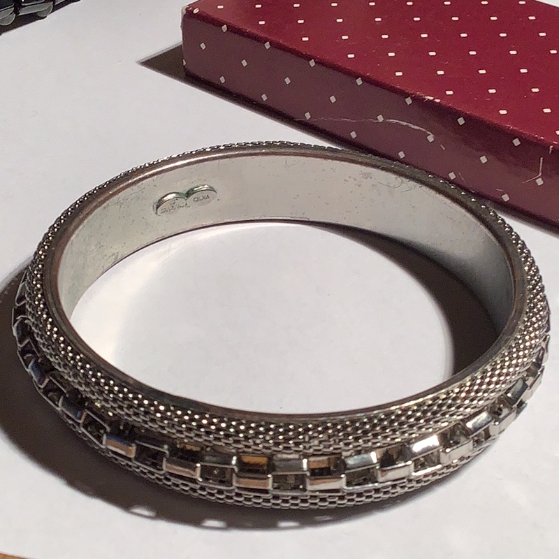 RJ Graziano 1990s Vintage Silver-Tone Bangle Bracelet Signed 22$